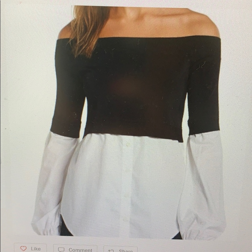 NWOT Nordstrom Trouve stylish off the shoulder top